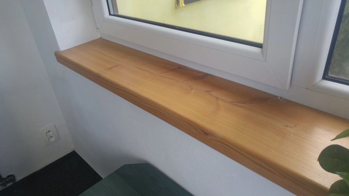 Dřevěný okenní parapet montáž